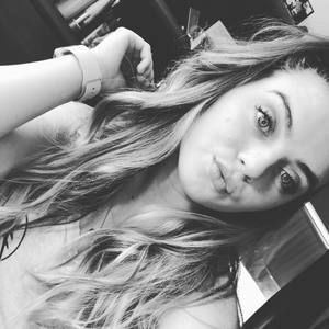 Meet your Posher, Caitlin